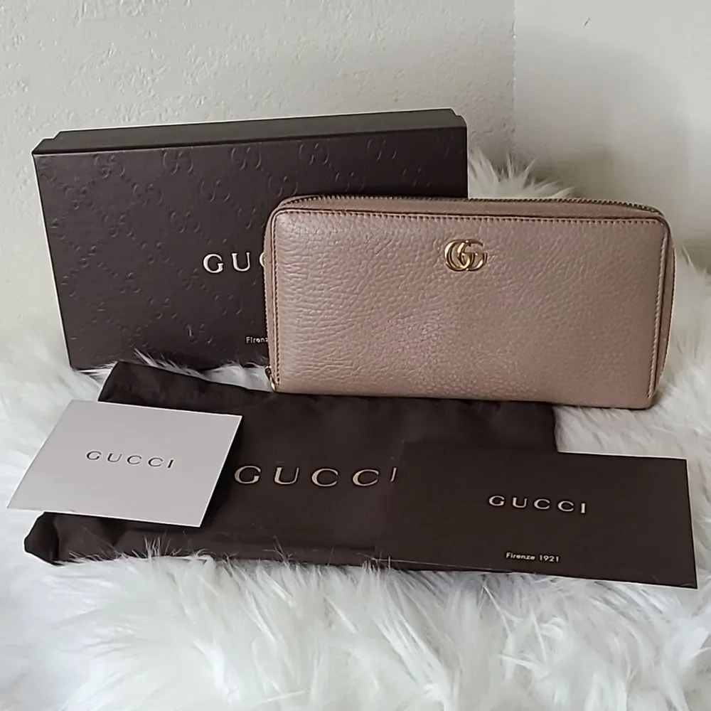 💯 Authentic Gucci Zipped Long Wallet 🍀